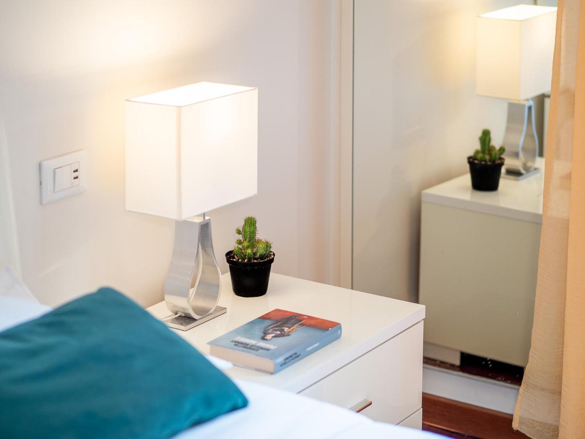 Stylish Flat With Balcony - 15 Min To Duomo Apartment Милано Екстериор снимка
